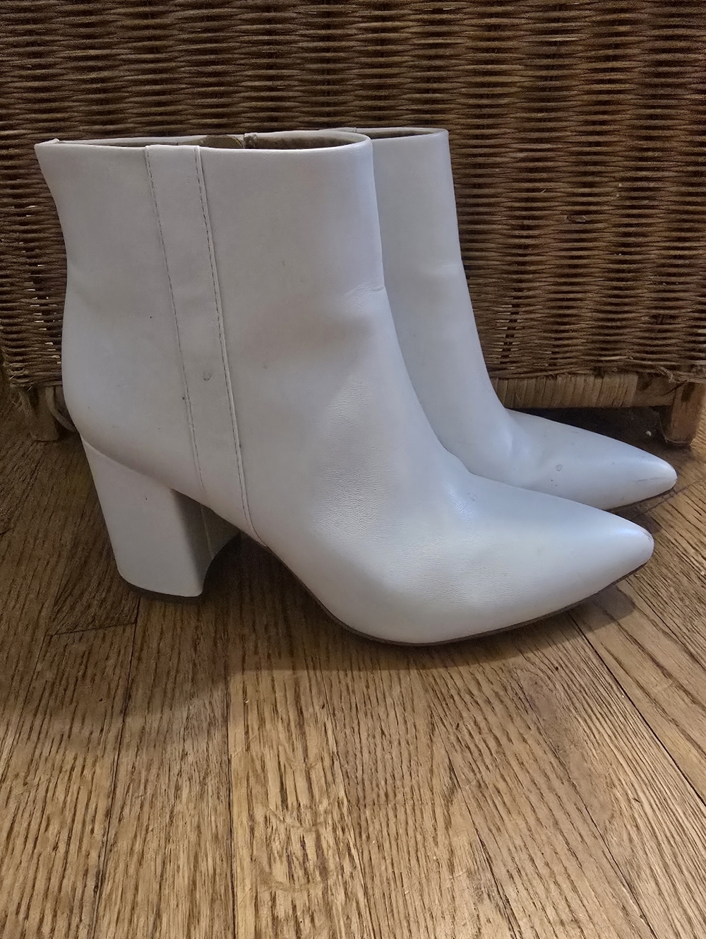 White Boots Zip-up By Circus Sz 9.5